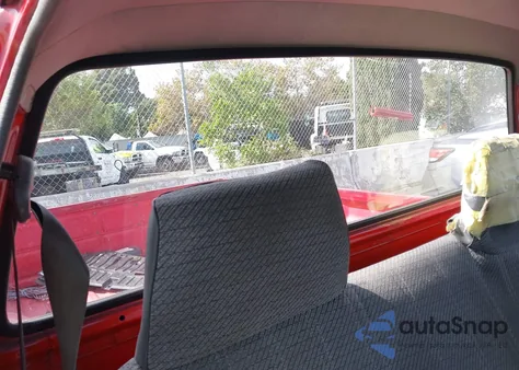 1993 Toyota Pickup 1/2 Ton Short Whlbase Stb from USA, damaged, VIN 4TARN81A6PZ117579